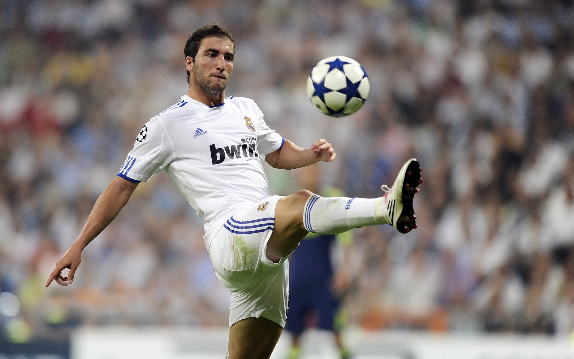 开云·体育官网-西汉姆联引援策略升级，追求更高排名，西汉姆联怎么样